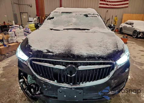 2021 Buick Enclave Essence z USA, uszkodzony, nr VIN 5GAERBKW3MJ252853